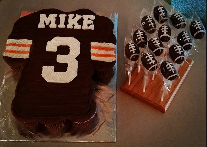 Football jersey cupcake cake.